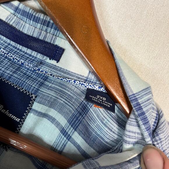 Tommy Bahama Men's Big & Tall Blue Plaid Short Sleeve Linen Button-Down Shirt - Picture 4 of 7